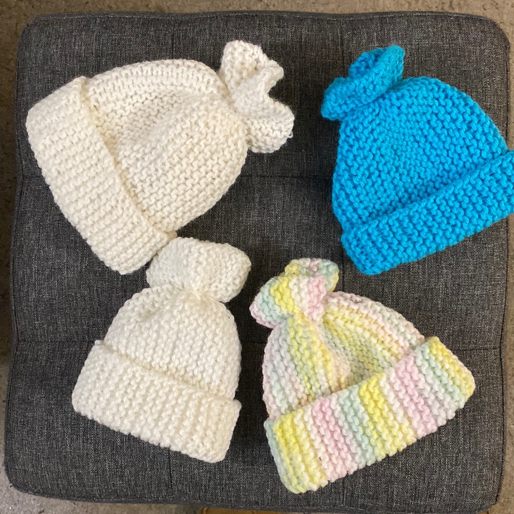 4 Newborn hats